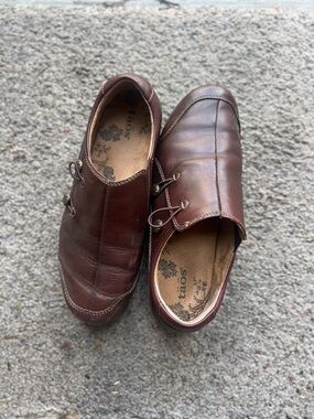 Taos clogs -8.5